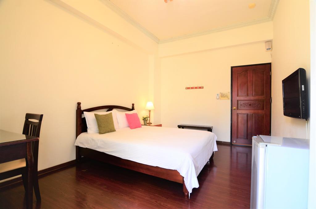 East Of Love Homestay Hualien Extérieur photo