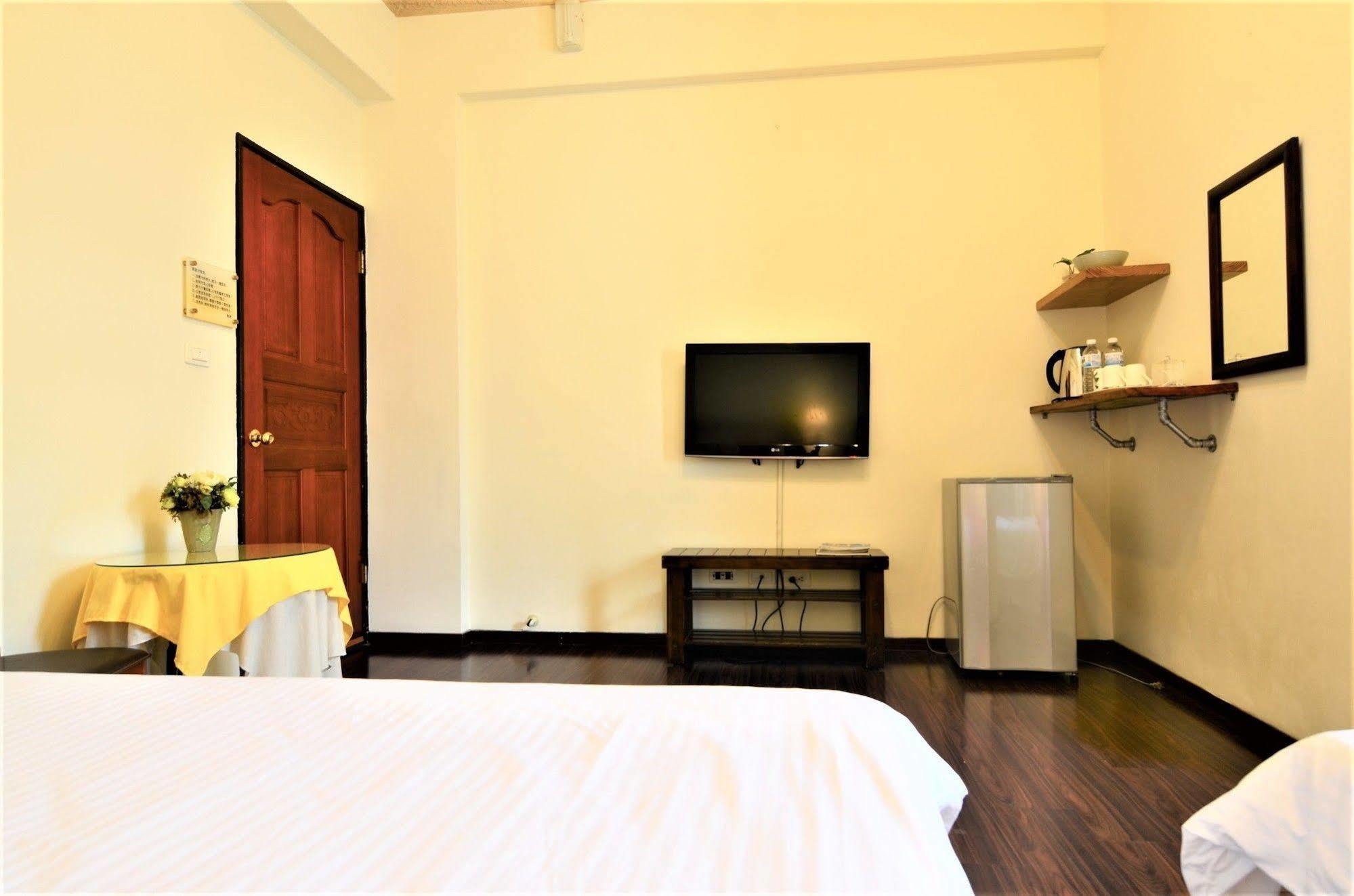East Of Love Homestay Hualien Extérieur photo